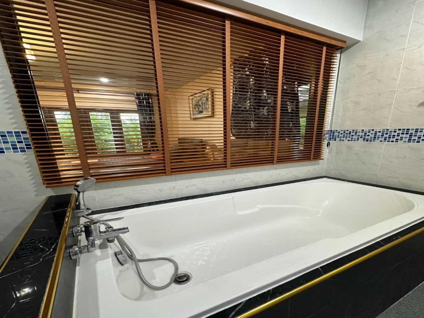 Capital O 75518 Baan Rose Resort Ao Luk 외부 사진