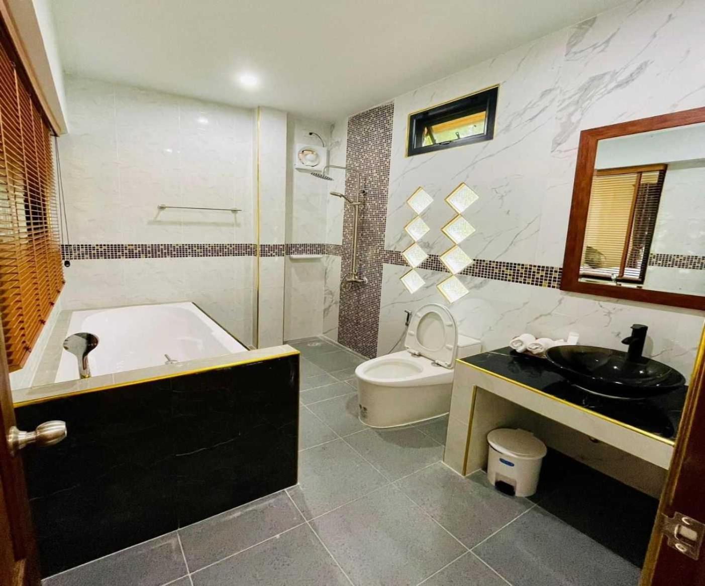 Capital O 75518 Baan Rose Resort Ao Luk 외부 사진