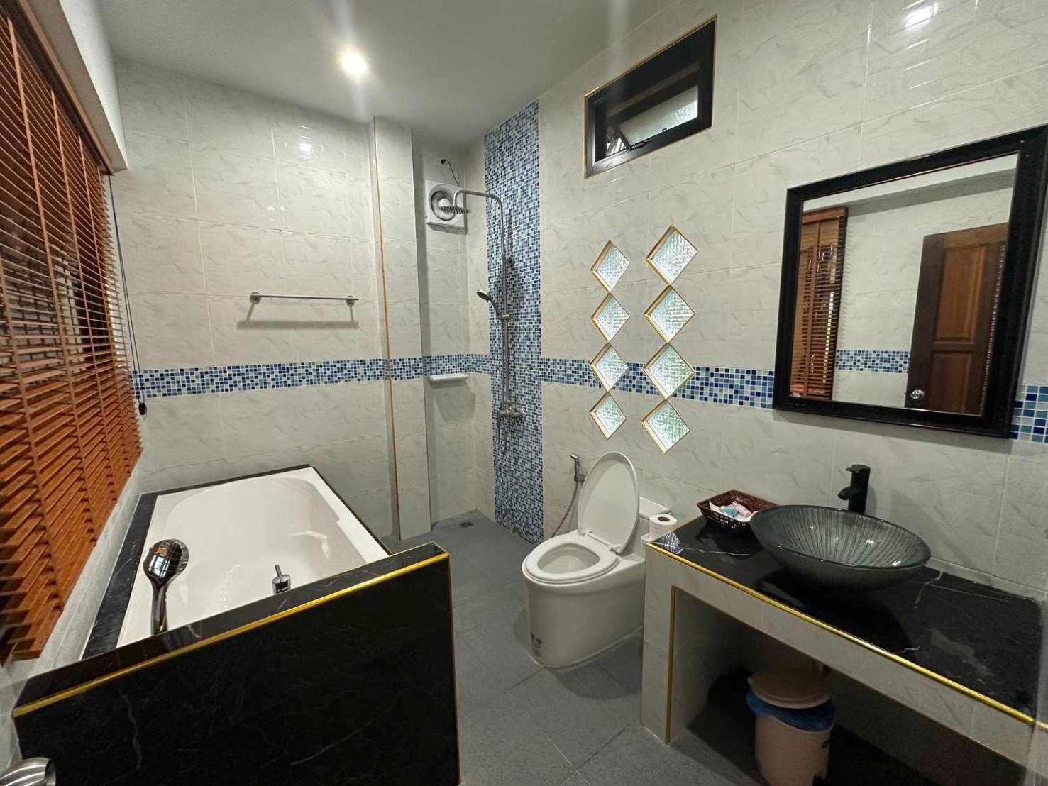 Capital O 75518 Baan Rose Resort Ao Luk 외부 사진