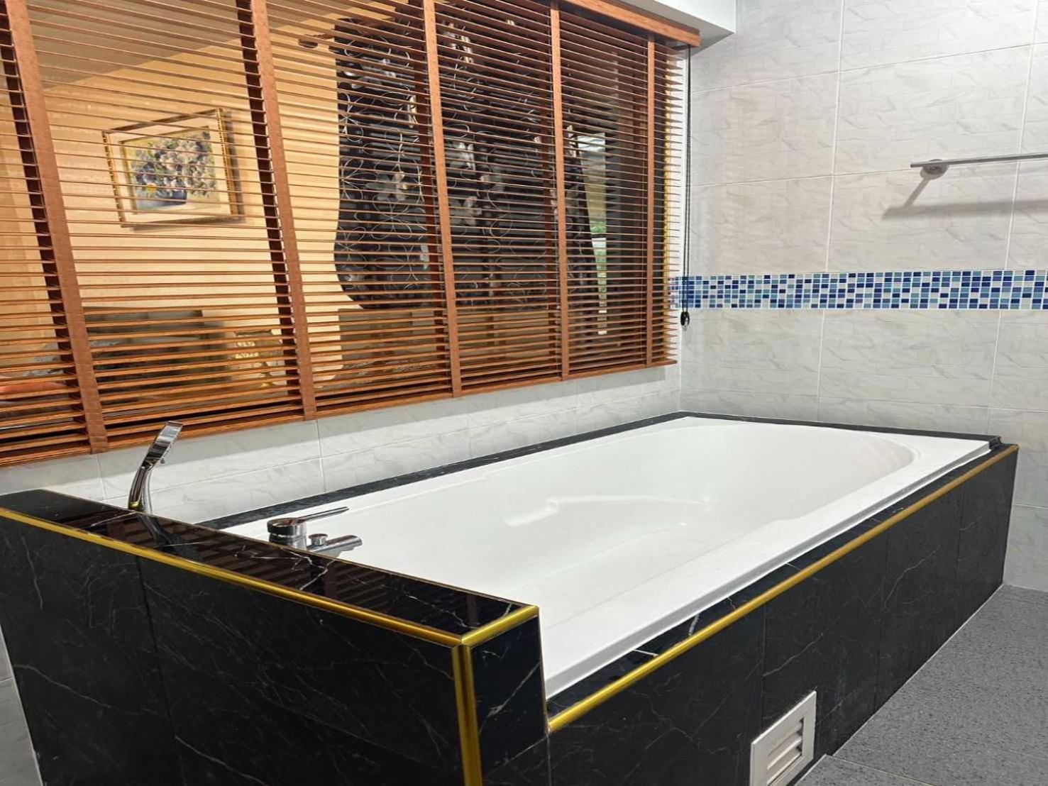 Capital O 75518 Baan Rose Resort Ao Luk 외부 사진