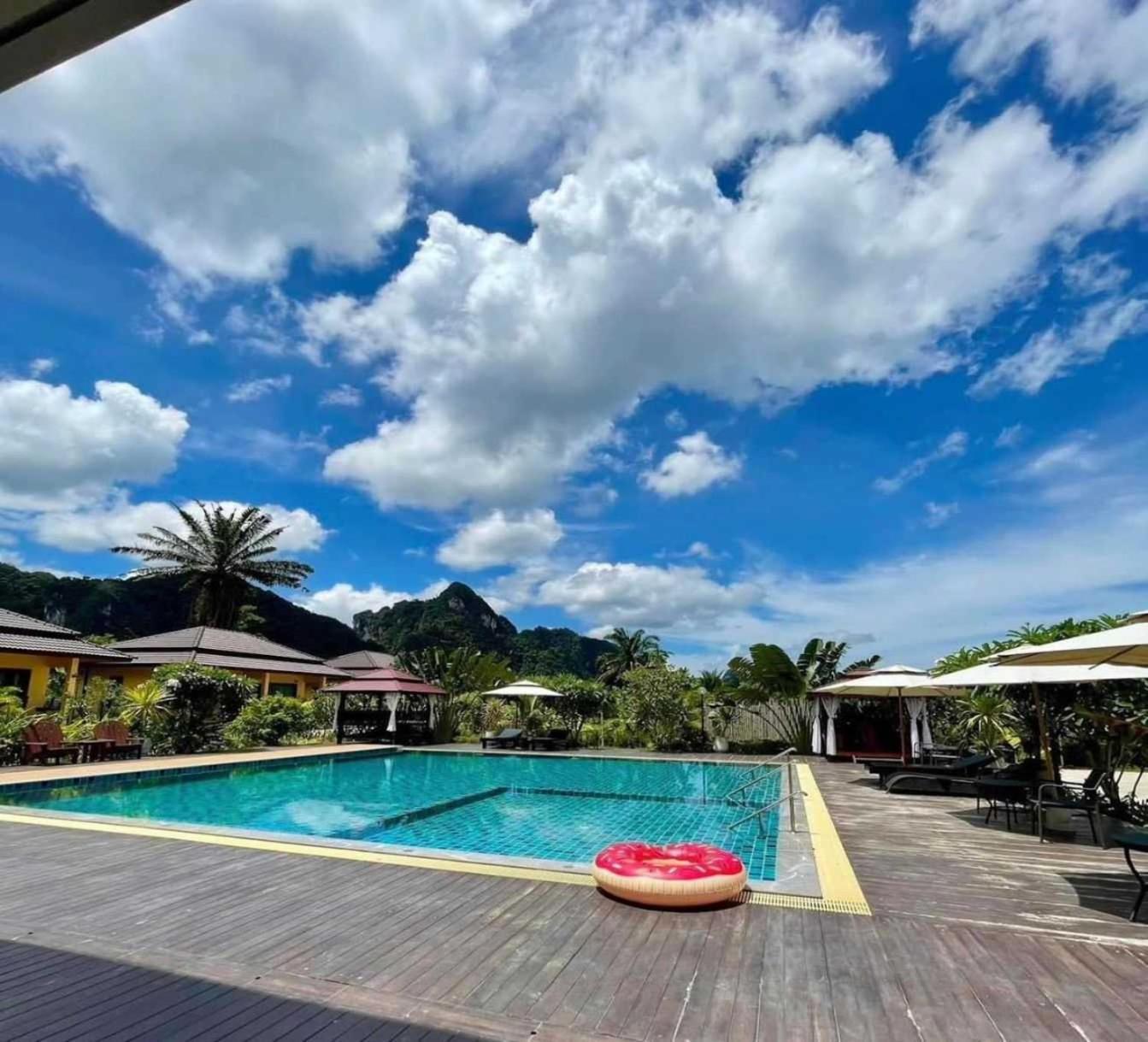 Capital O 75518 Baan Rose Resort Ao Luk 외부 사진